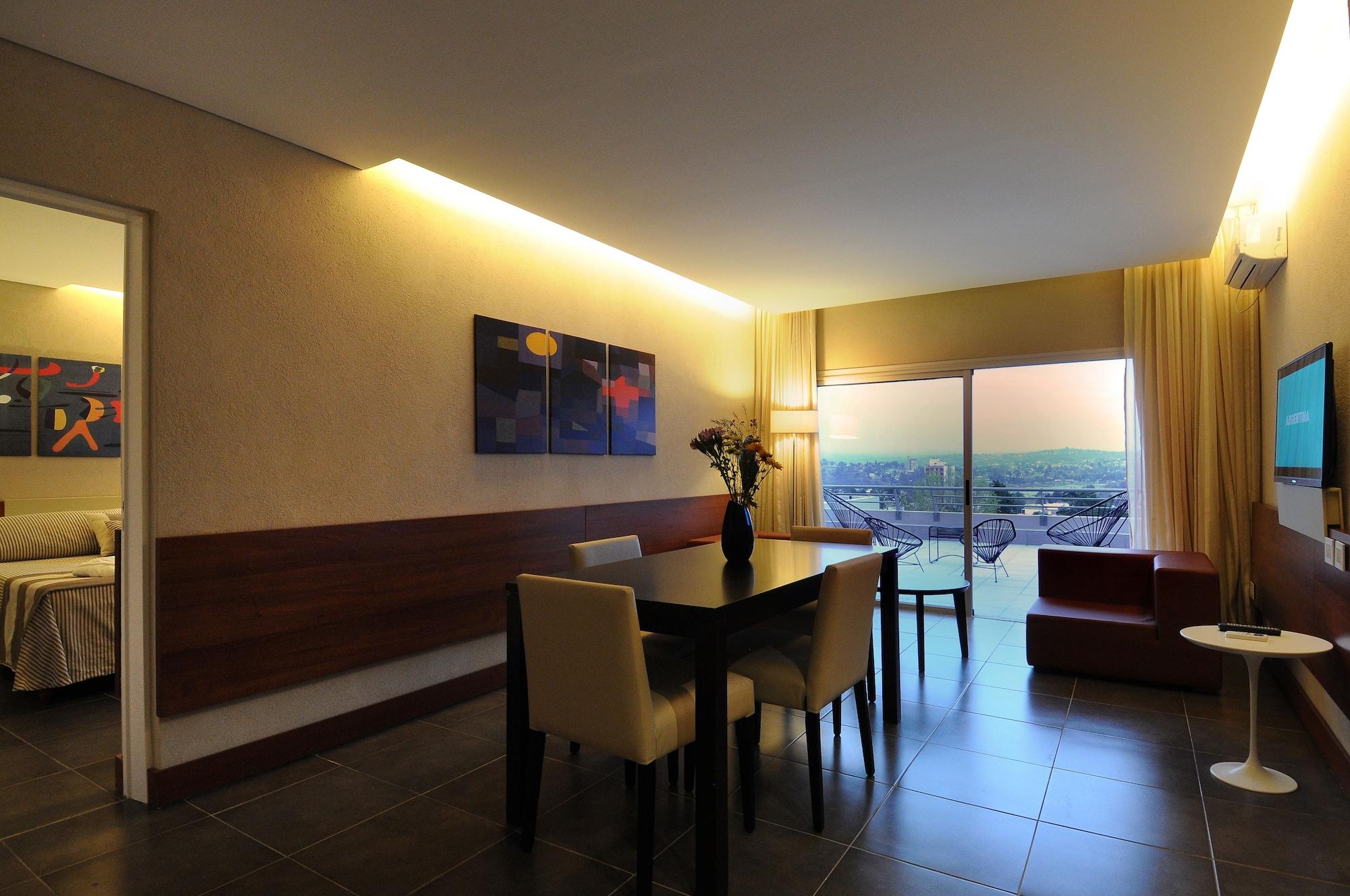 Pinares Panorama Suites, Spa & Convention Center ヴィラ・カルロス・パス エクステリア 写真