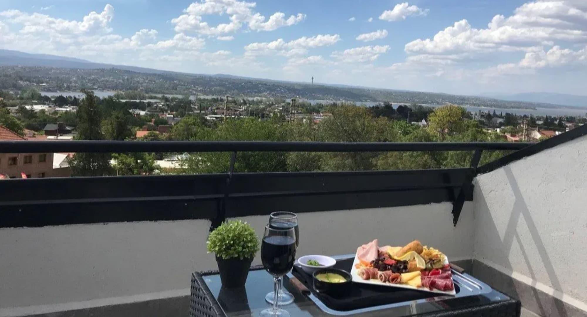Pinares Panorama Suites, Spa & Convention Center ヴィラ・カルロス・パス エクステリア 写真