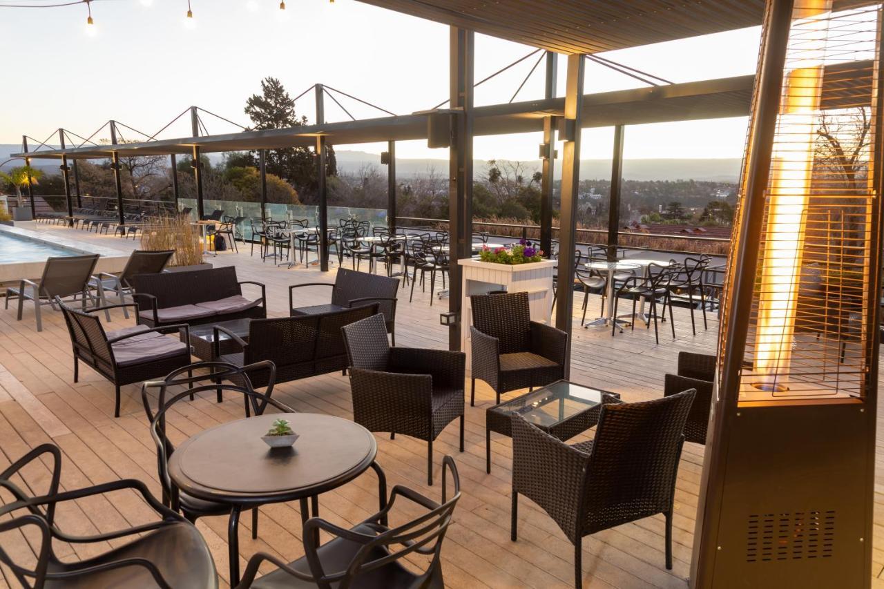 Pinares Panorama Suites, Spa & Convention Center ヴィラ・カルロス・パス エクステリア 写真