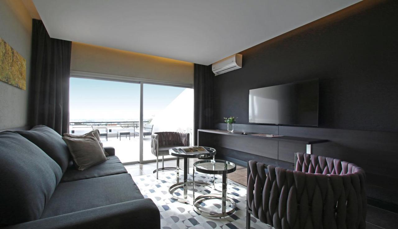 Pinares Panorama Suites, Spa & Convention Center ヴィラ・カルロス・パス エクステリア 写真