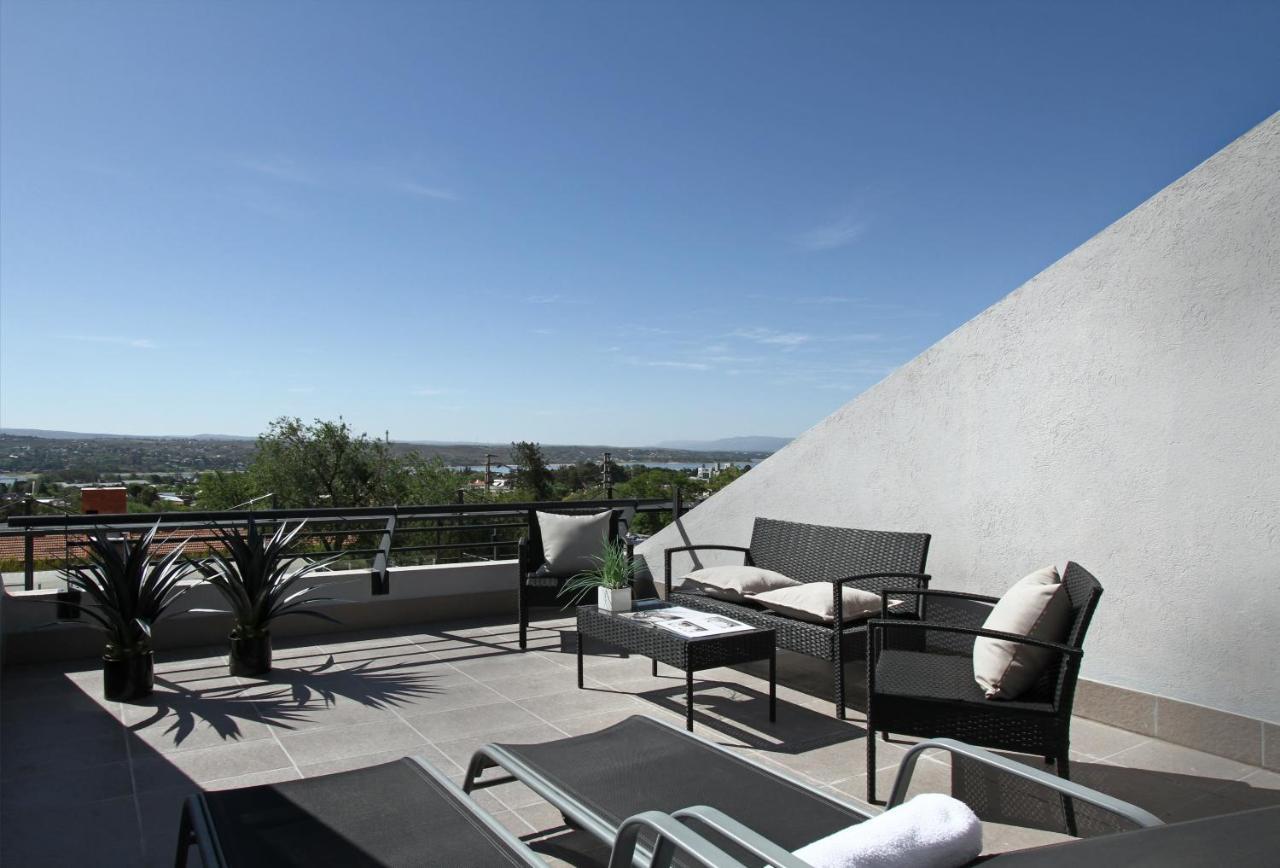 Pinares Panorama Suites, Spa & Convention Center ヴィラ・カルロス・パス エクステリア 写真