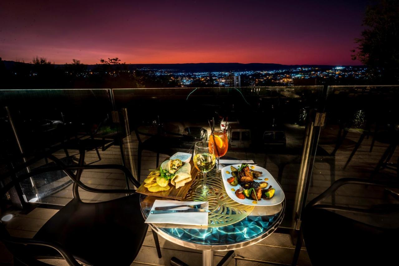 Pinares Panorama Suites, Spa & Convention Center ヴィラ・カルロス・パス エクステリア 写真