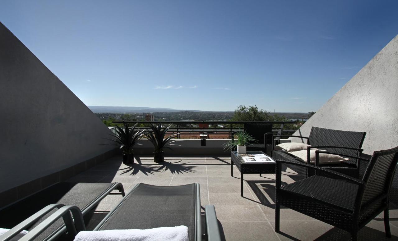 Pinares Panorama Suites, Spa & Convention Center ヴィラ・カルロス・パス エクステリア 写真