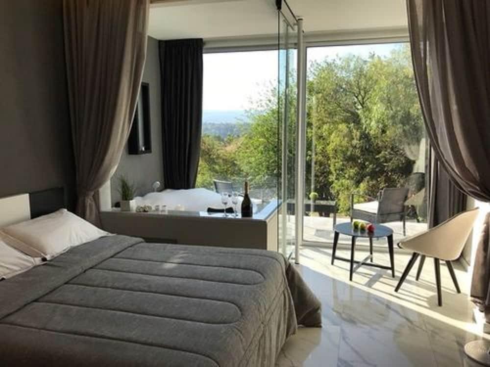 Pinares Panorama Suites, Spa & Convention Center ヴィラ・カルロス・パス エクステリア 写真