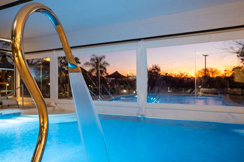 Pinares Panorama Suites, Spa & Convention Center ヴィラ・カルロス・パス エクステリア 写真