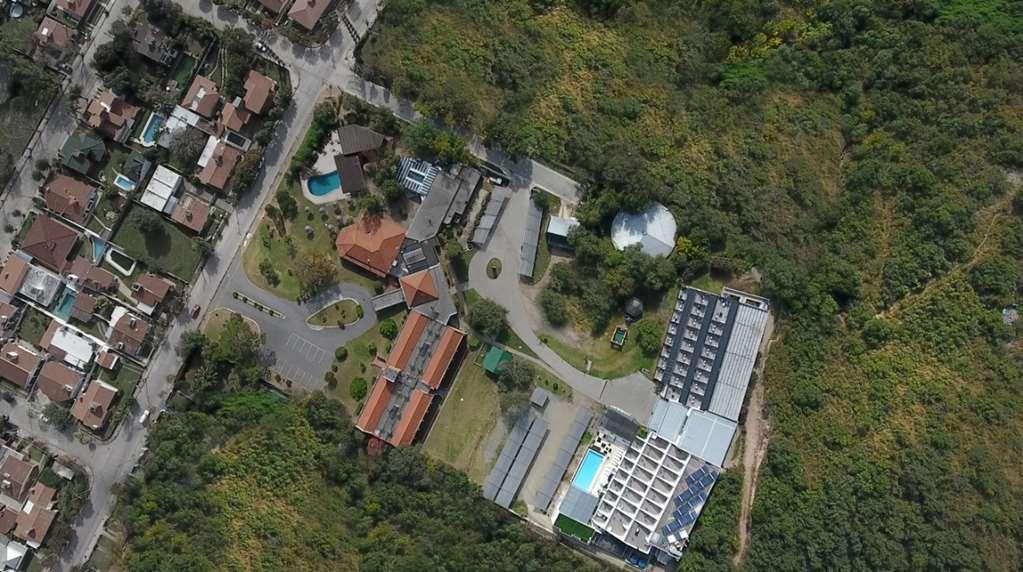 Pinares Panorama Suites, Spa & Convention Center ヴィラ・カルロス・パス エクステリア 写真
