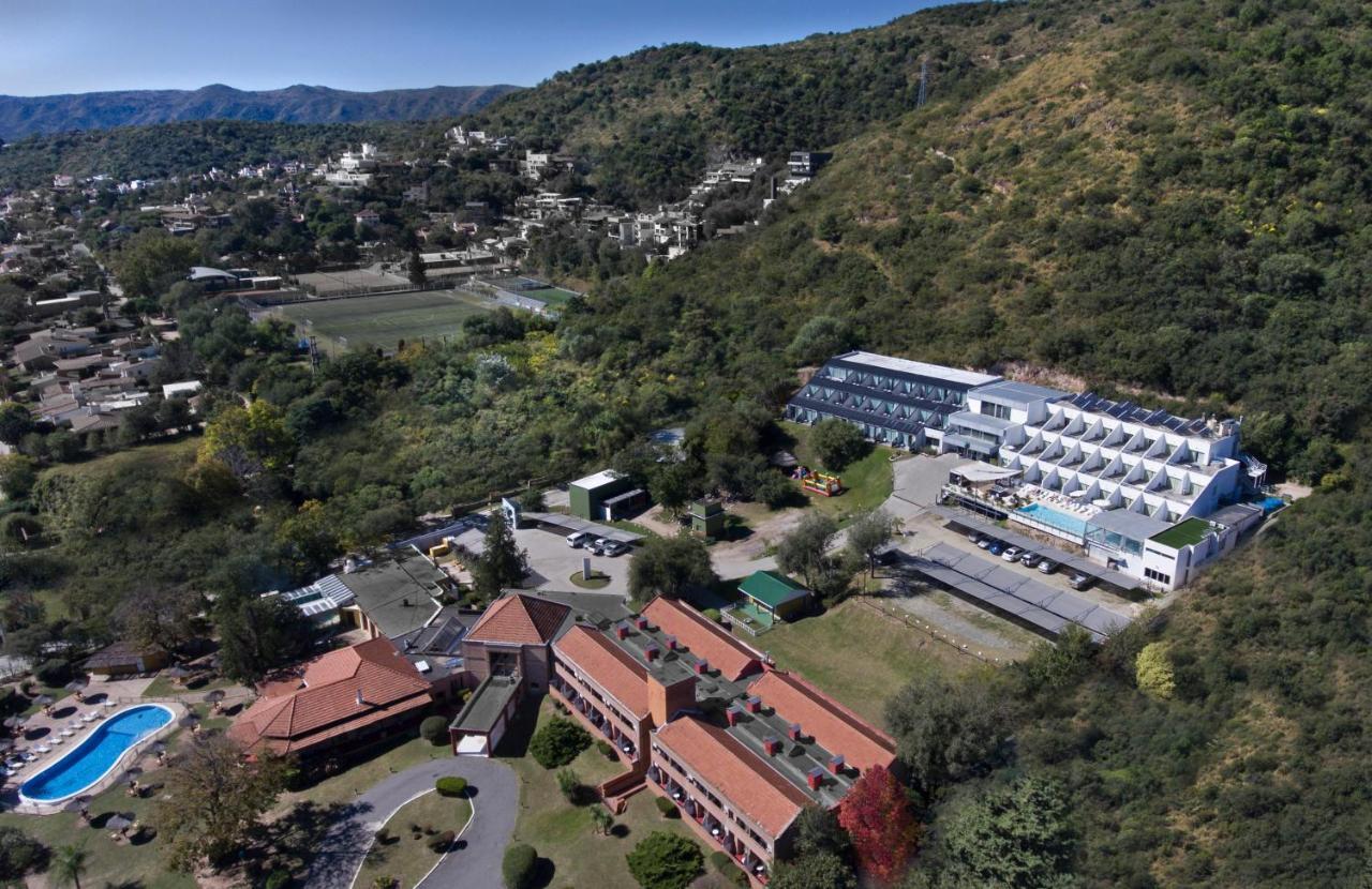 Pinares Panorama Suites, Spa & Convention Center ヴィラ・カルロス・パス エクステリア 写真
